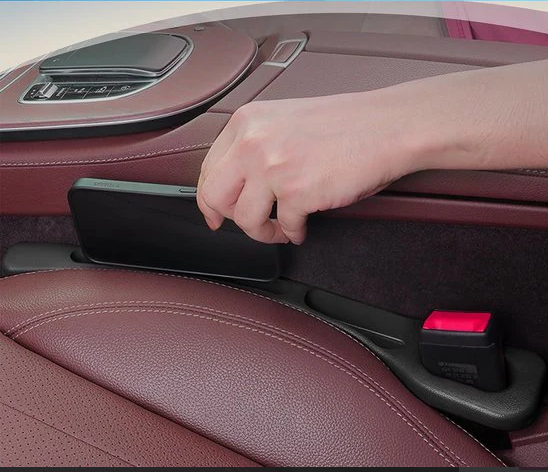 Altijd je telefoon kwijt in de auto? Dit lost het op in 5 seconden